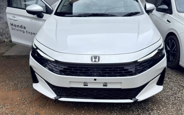 2026 Honda City 小改款更多谍照与内装细节曝光, 除车头外其它部份改动幅度较小, 原厂确认本周五于印度全球首发