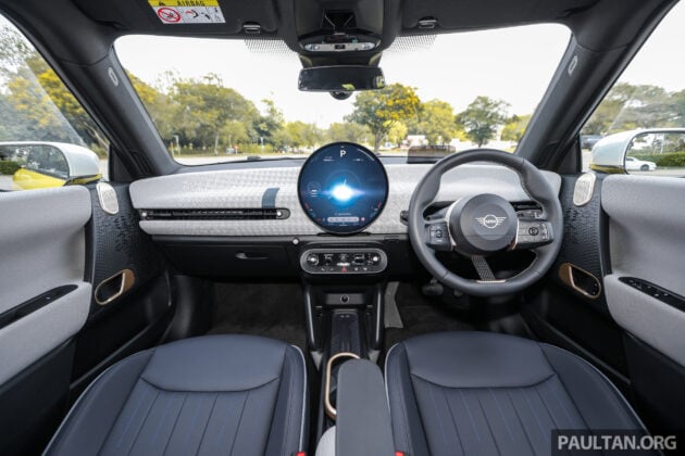 2026 MINI Cooper SE 新车完整实拍, 中国进口来马的纯电双门小钢炮, 售价19.4万起, 7月后或无法再销售, 且买且珍惜