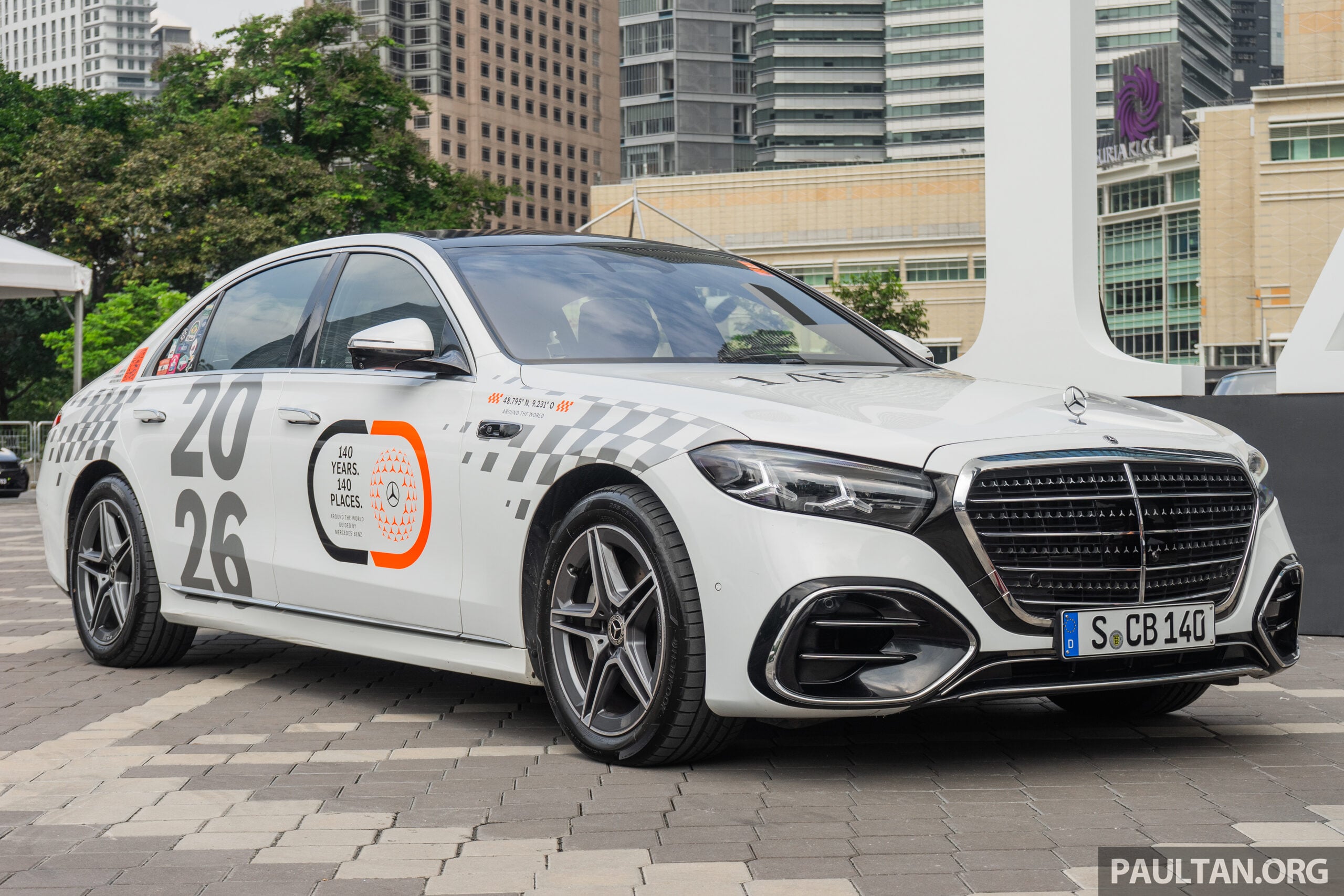 2026 Mercedes-Benz S-Class 小改款首次于大马亮相!140周年环球巡演之旅途经吉隆坡,距离本地上市不远了?