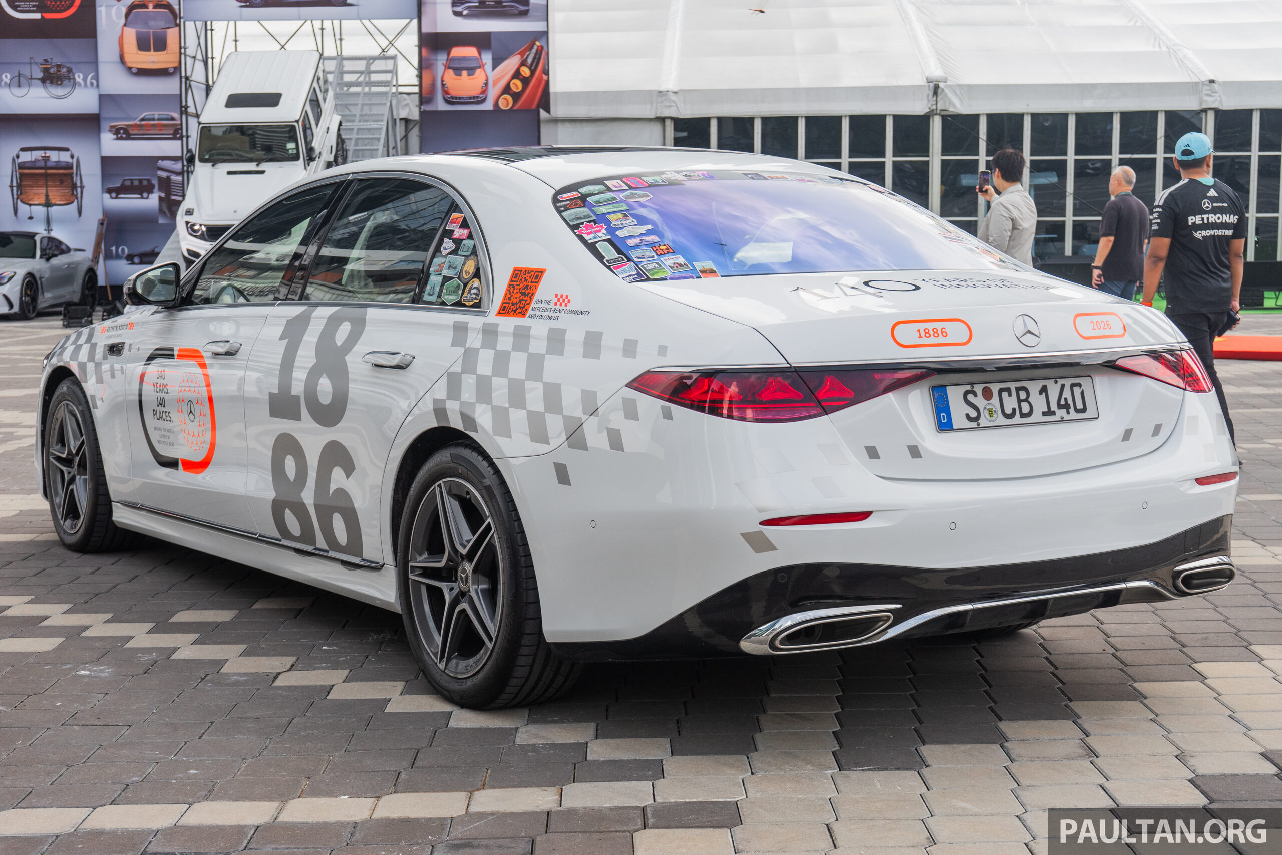 2026 Mercedes-Benz S-Class 小改款首次于大马亮相!140周年环球巡演之旅途经吉隆坡,距离本地上市不远了?