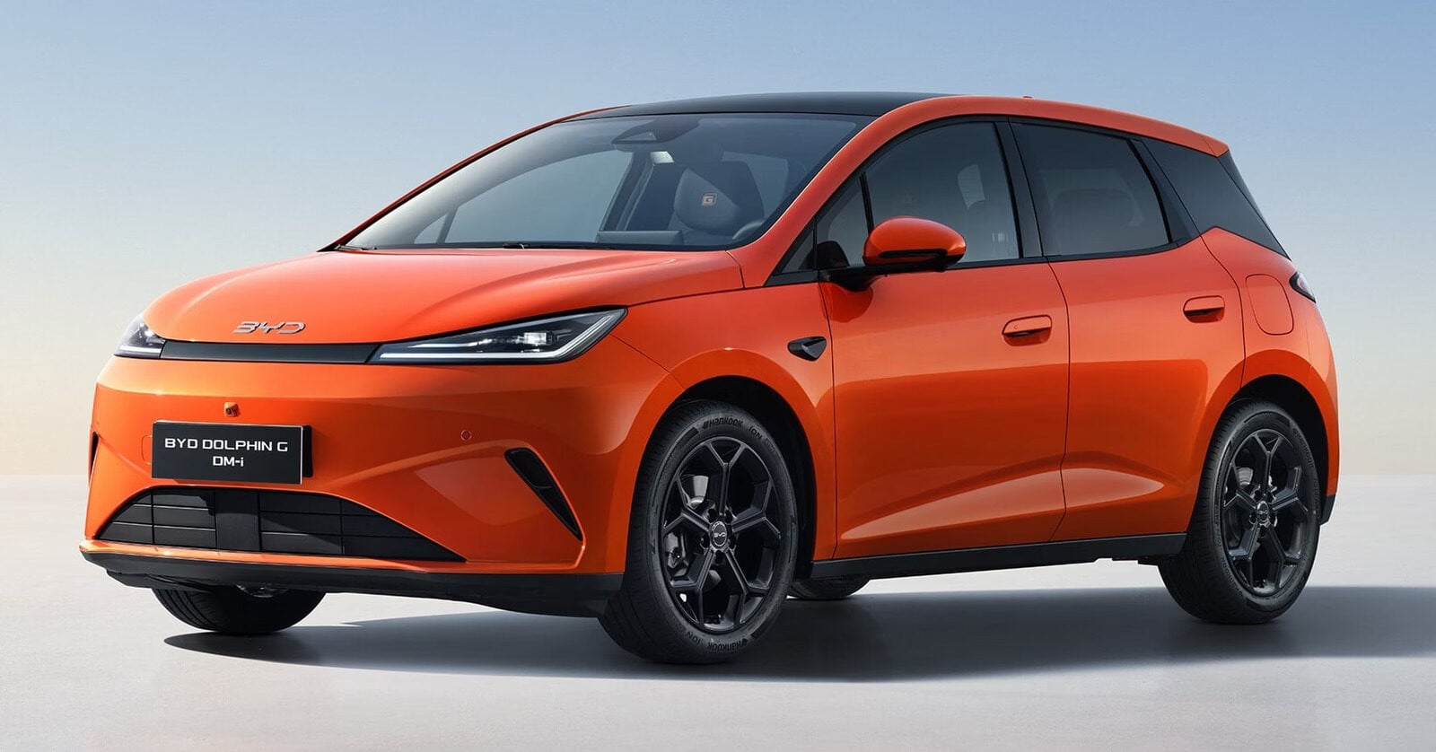 BYD Dolphin G DM-i 官图释出!海豚系列的插电式混动版本,专为欧洲市场特供,满油满电续航里程可达1,000公里