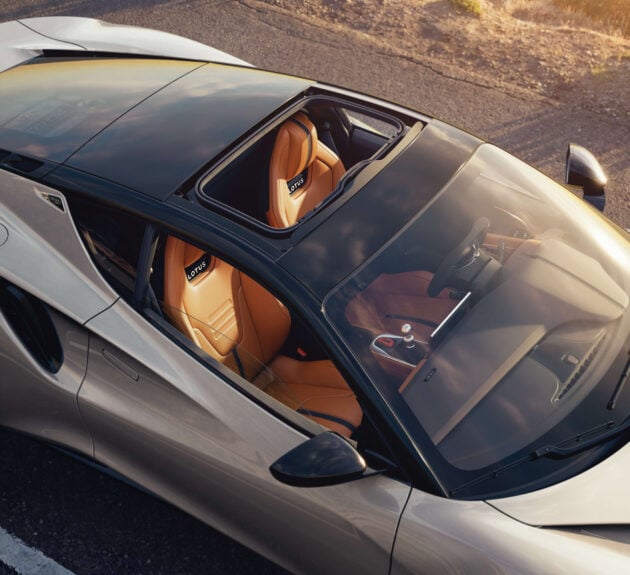 Lotus Emira 420 Sport 全球首发, 最后一款搭载AMG引擎且没有油电系统辅助的莲花跑车, 性能更强且车身重量更轻