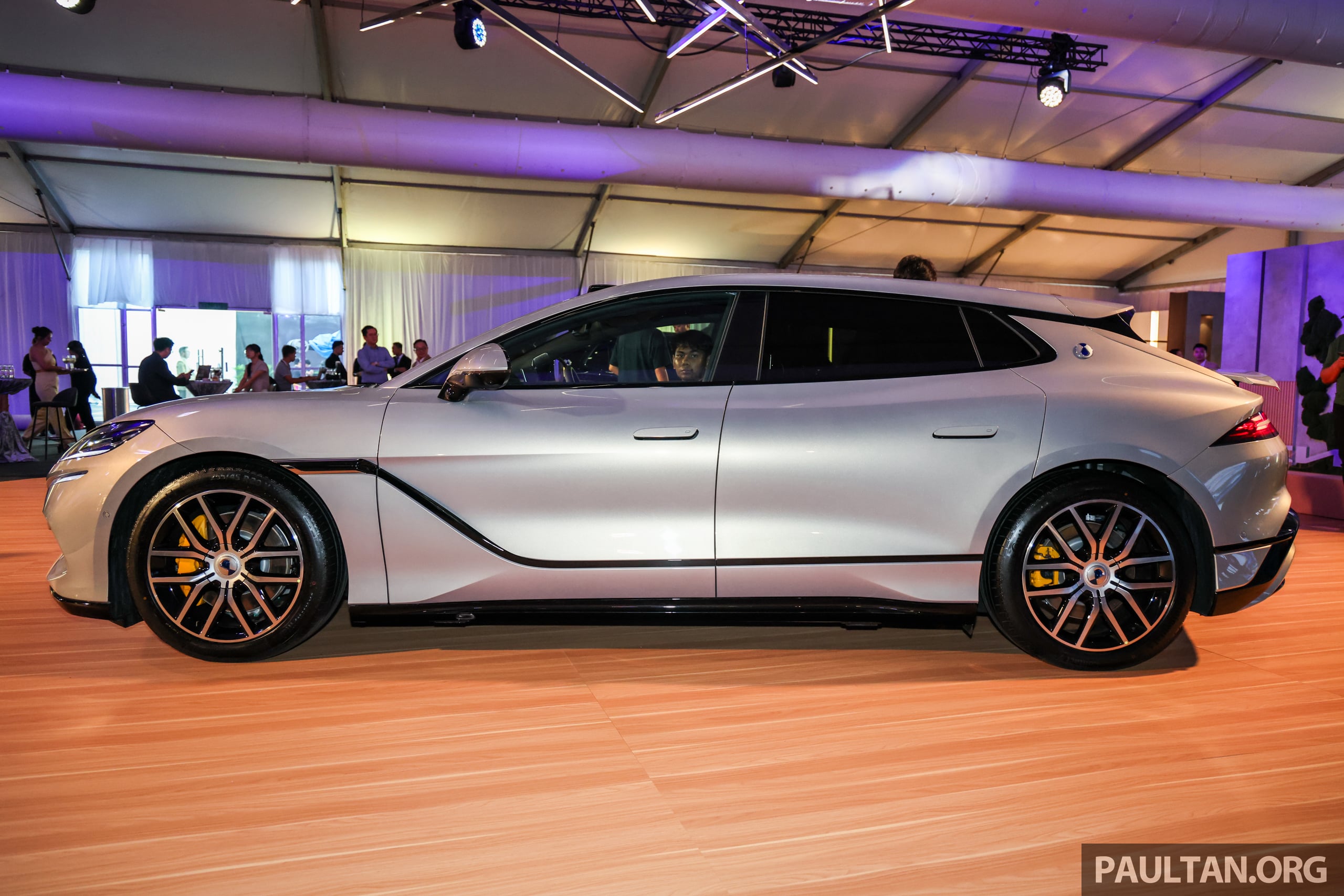 2026 Denza Z9GT 纯电猎装跑房大马上演亚太区首发!搭载三电技术,马力扭矩破千,2.7秒破百!售价RM358,800