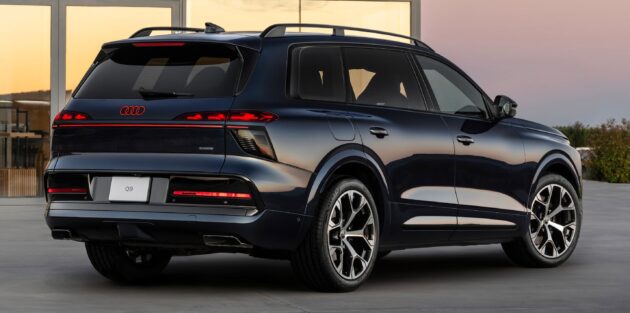 Audi Q9 全球首发, 品牌旗舰SUV, 间接取代 Audi A8 停产后留下的旗舰位置,  BMW X7 与 Mercedes-Benz GLS 同级对手
