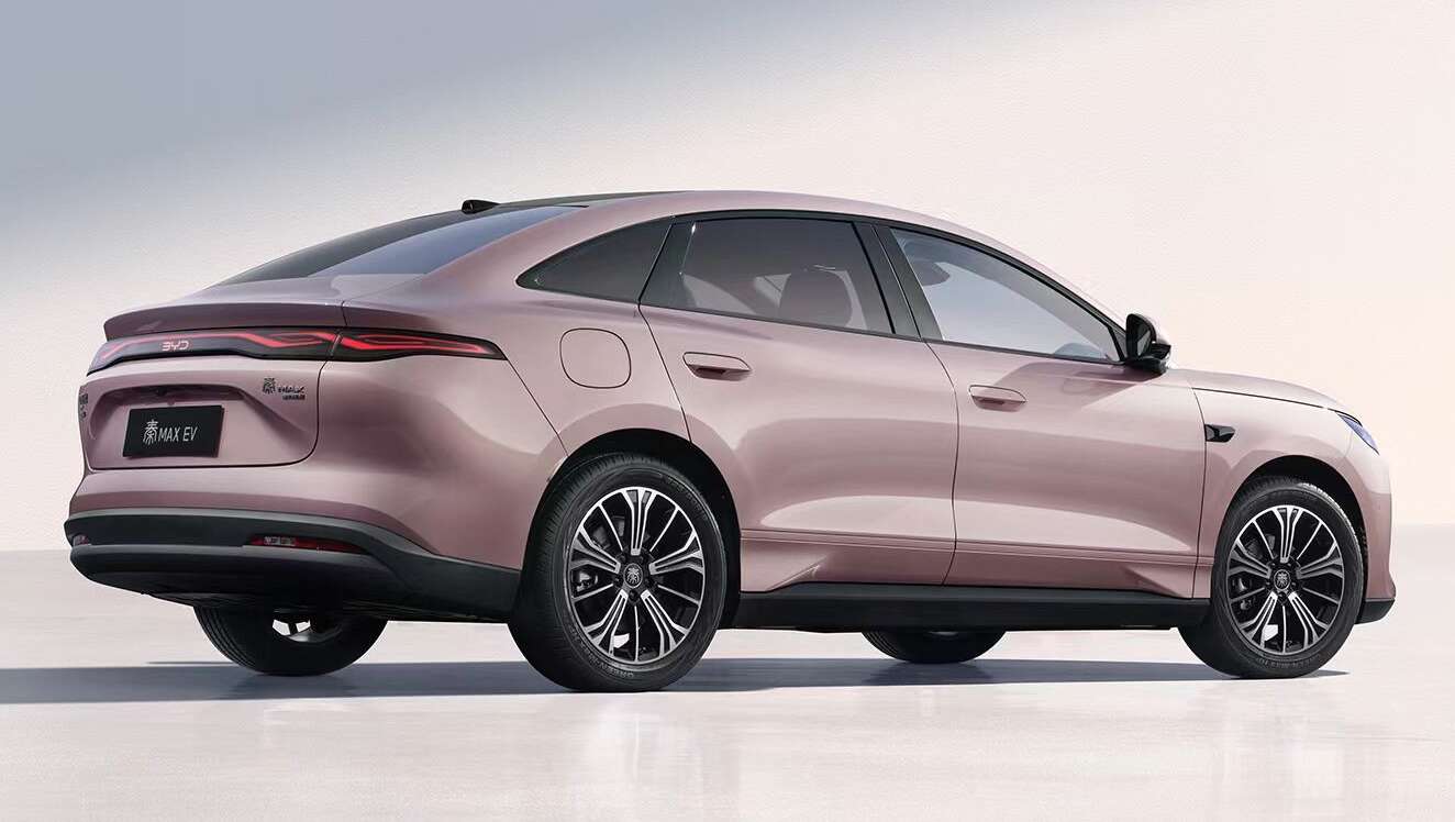 比亚迪秦Max 登场！BYD Seal 6 的大升级版，搭二代刀片电池支持兆瓦闪充，动力更强、续航更长；首次提供插混版