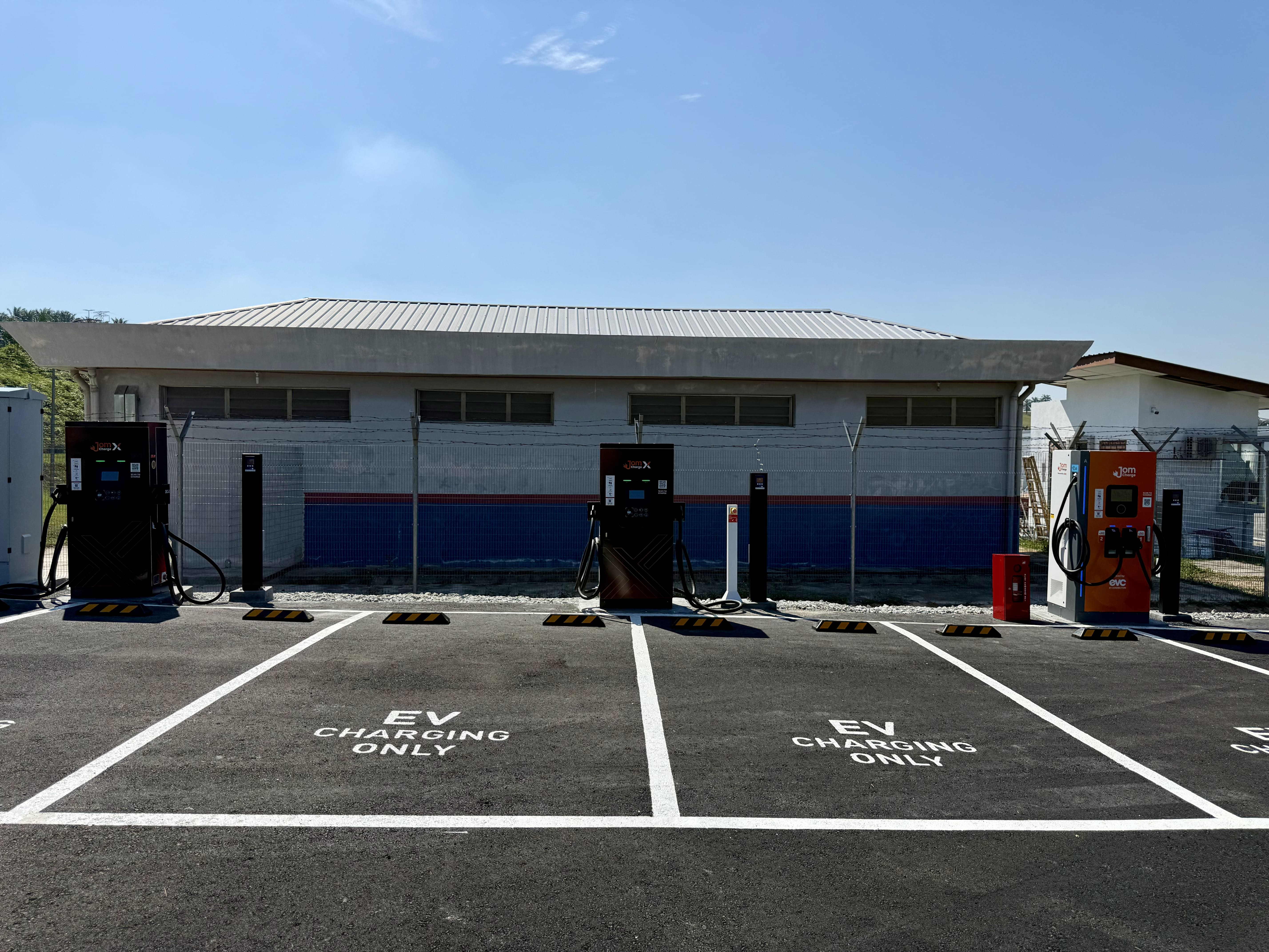 JomChargeX 超高速充电网络本地登场！输出功率超过200 kW，未来可支持高达1,200 kW；20%充至70%仅需5分钟