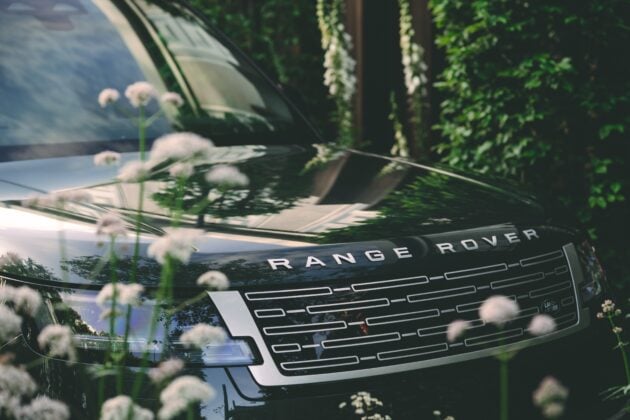 中国市场失利+美关税大棒, Jaguar Land Rover 将裁4,000人