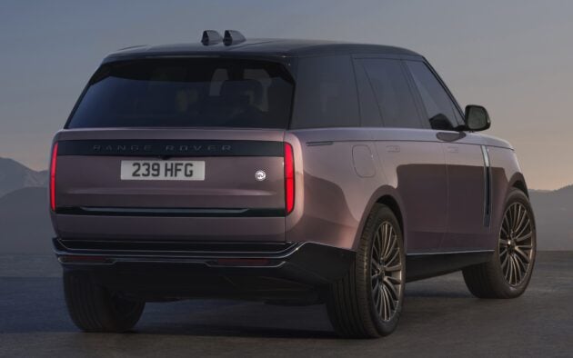 Range Rover Electric 全球首发, 品牌首款纯电动车, 续航里程598公里, 充电10分钟可行驶220公里, 有短轴或长轴版可选