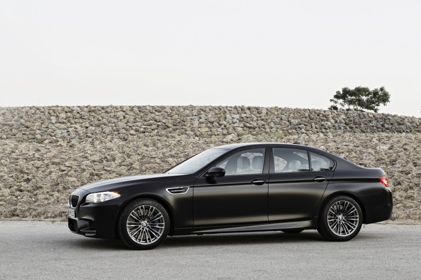 F10 BMW M5 showcased in Frozen Black matte paintjob 72032