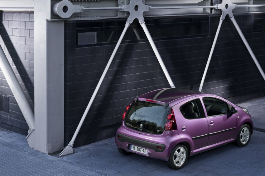 Peugeot 107 gets reworked for 2012 –  hatch gets new face, upgraded interior and enhanced equipment 82472