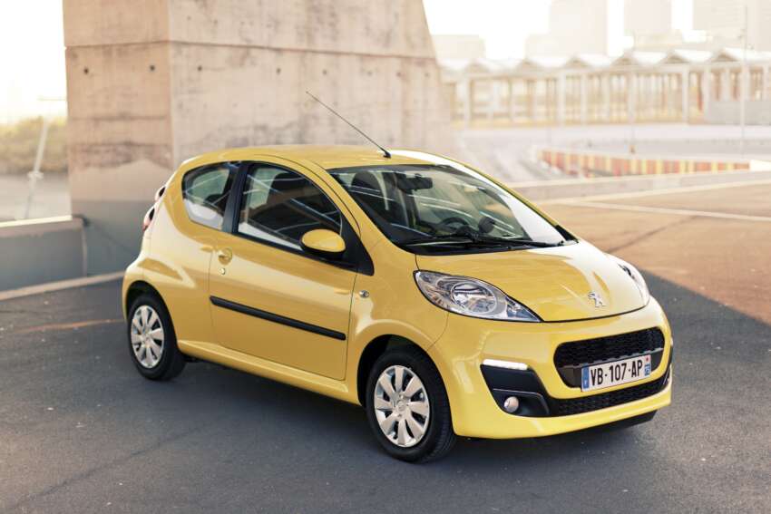Peugeot 107 gets reworked for 2012 –  hatch gets new face, upgraded interior and enhanced equipment 82473