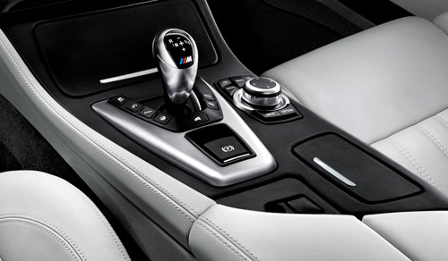 F10 BMW M5 finally unveiled – twin-turbo V8 power!