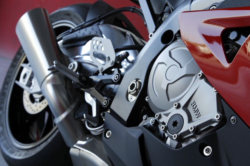 2011 BMW S1000RR updated with new features 74414