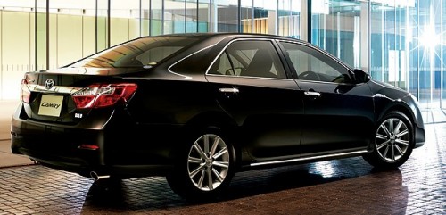 New generation Toyota Camry Hybrid launched in Japan!