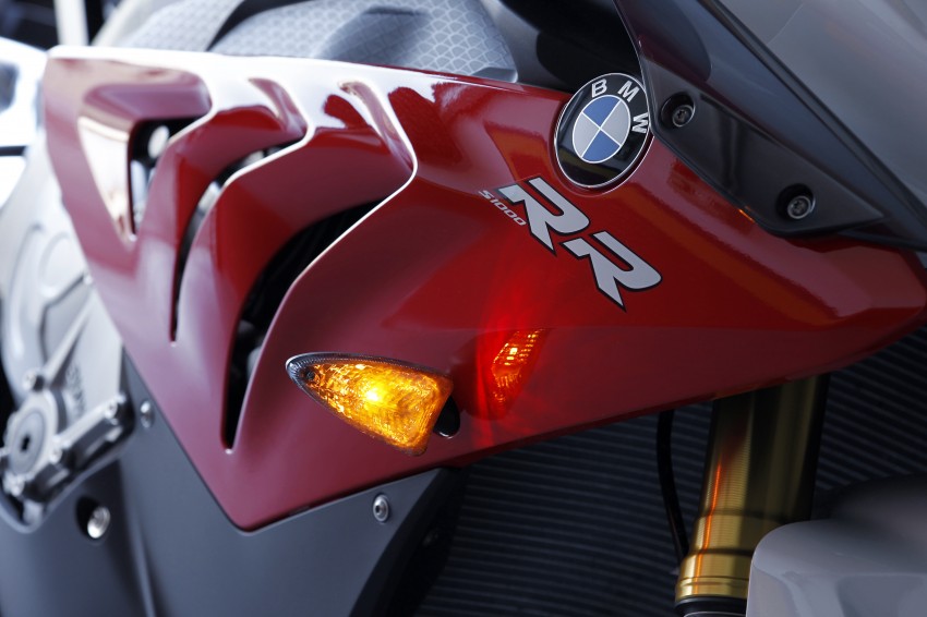 2011 BMW S1000RR updated with new features 74425
