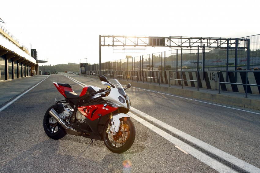 2011 BMW S1000RR updated with new features 74428