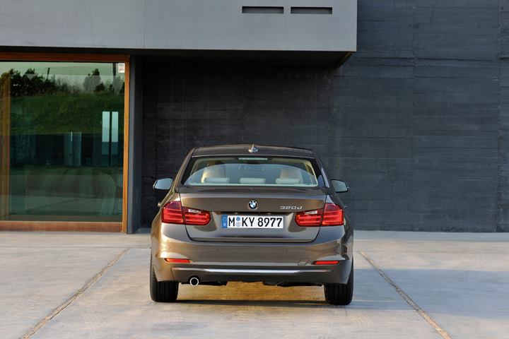 BMW F30 3 Series unveiled: four engines at launch, three equipment lines, market debut in Feb 2012 Image #72771