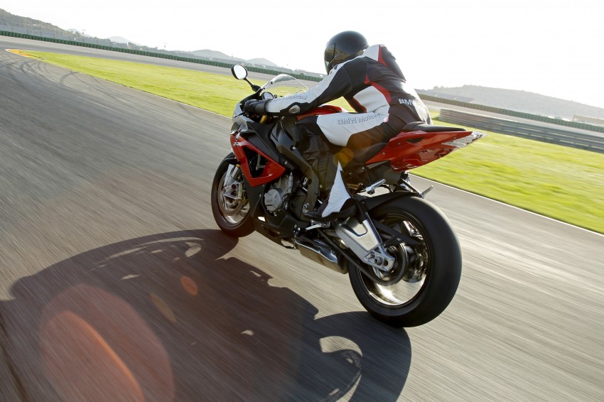 2011 BMW S1000RR updated with new features 74450