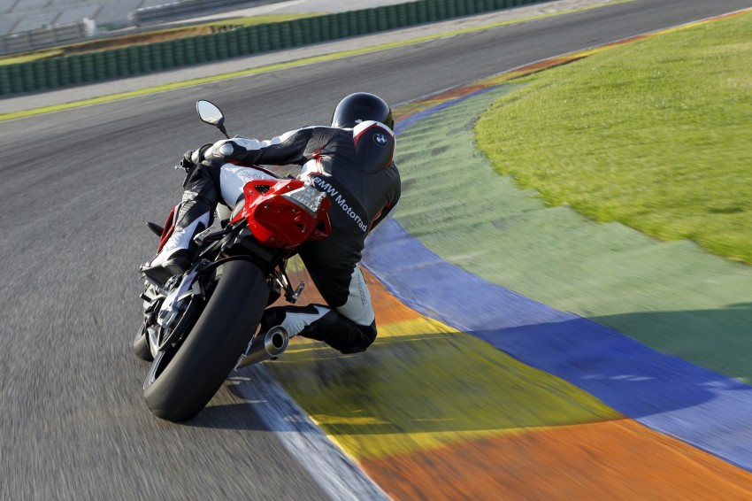 2011 BMW S1000RR updated with new features 74451