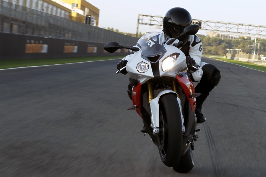 2011 BMW S1000RR updated with new features 74456