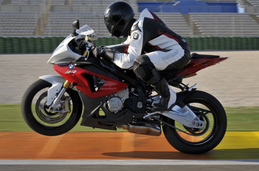 2011 BMW S1000RR updated with new features 74458