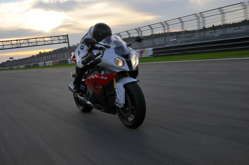 2011 BMW S1000RR updated with new features 74459