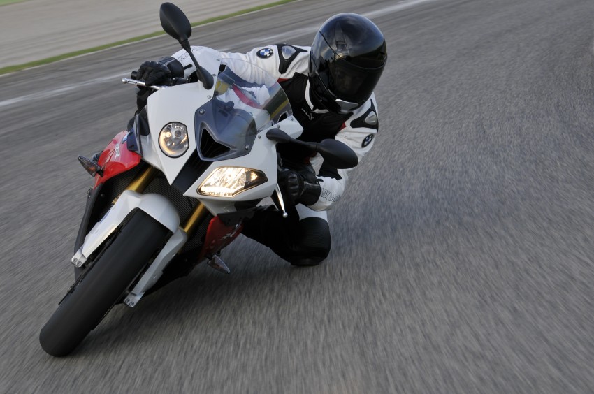 2011 BMW S1000RR updated with new features 74461