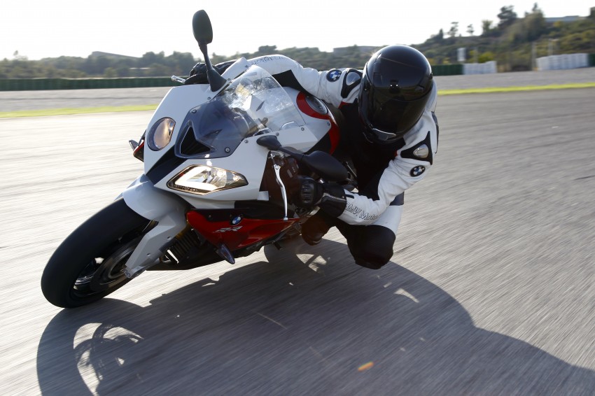 2011 BMW S1000RR updated with new features 74462