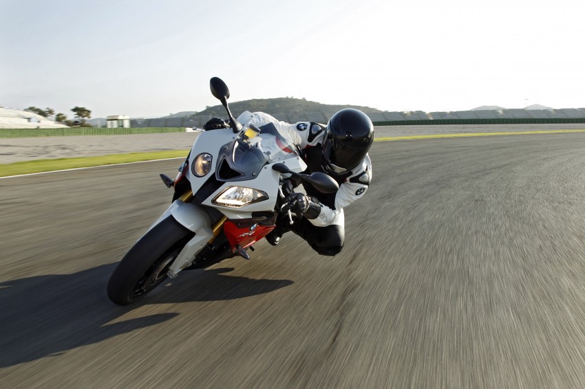 2011 BMW S1000RR updated with new features 74465