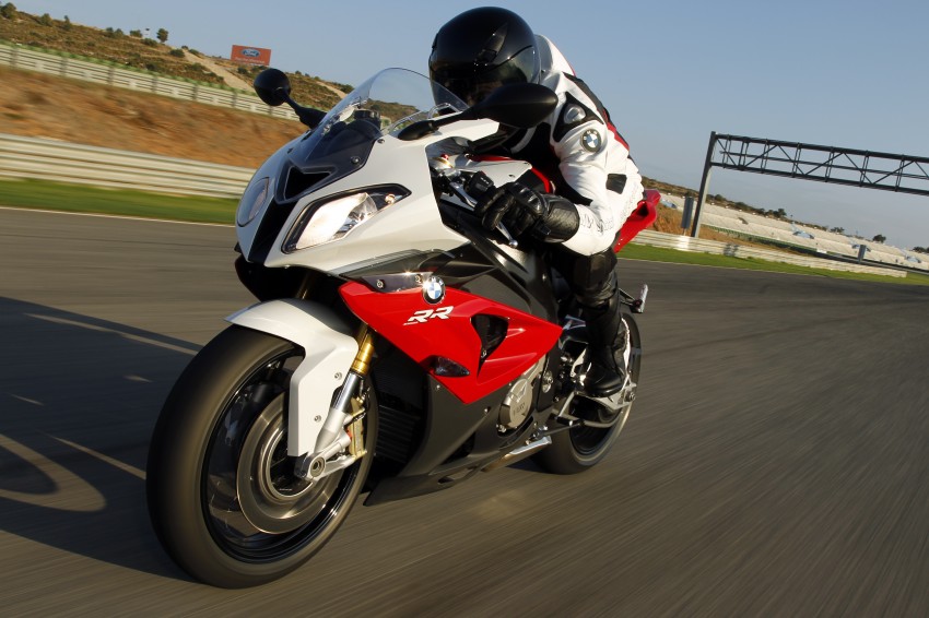 2011 BMW S1000RR updated with new features 74471
