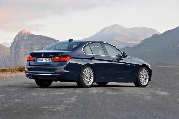 BMW F30 3 Series unveiled: four engines at launch, three equipment lines, market debut in Feb 2012 Image #72793