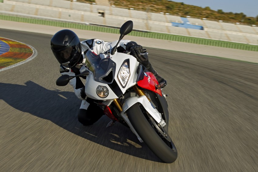 2011 BMW S1000RR updated with new features 74472