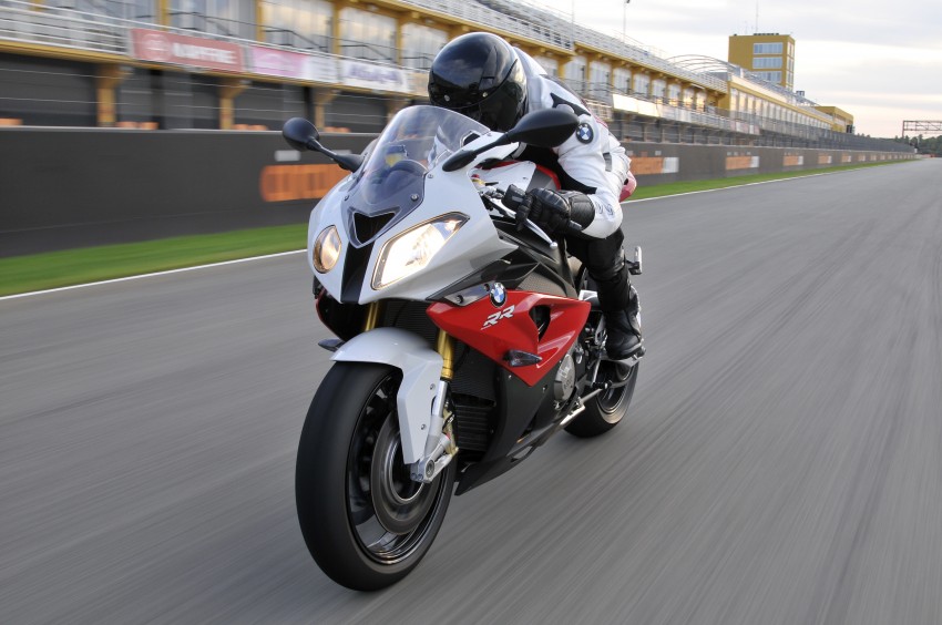 2011 BMW S1000RR updated with new features 74476