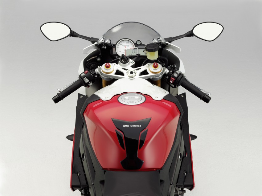 2011 BMW S1000RR updated with new features 74480