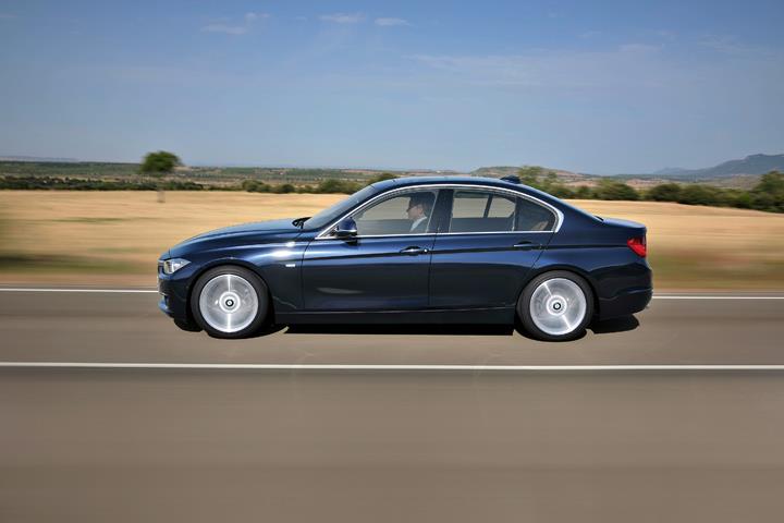 BMW F30 3 Series unveiled: four engines at launch, three equipment lines, market debut in Feb 2012 Image #72810