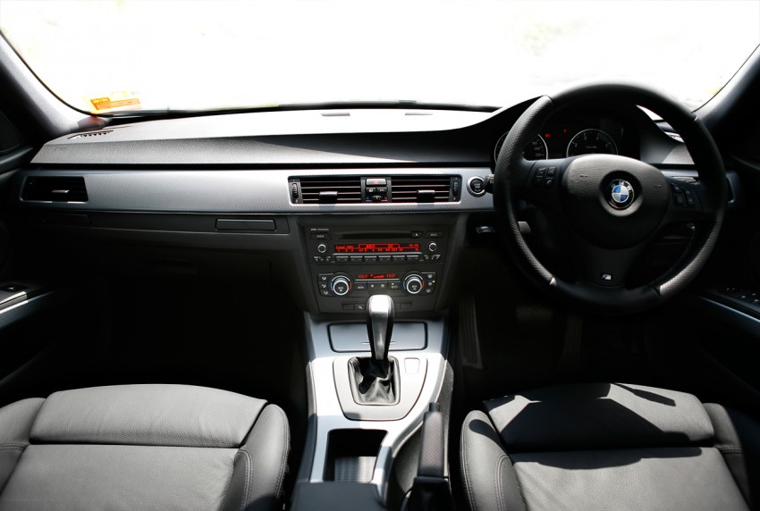 BMW 320i Sports Test Drive Review 273190