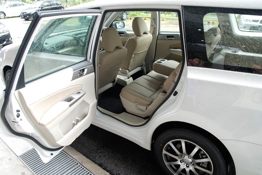 Subaru Exiga 7-Seater MPV Test Drive Review 273181