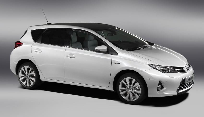 2013 Toyota Auris C-segment hatchback unveiled! 126124