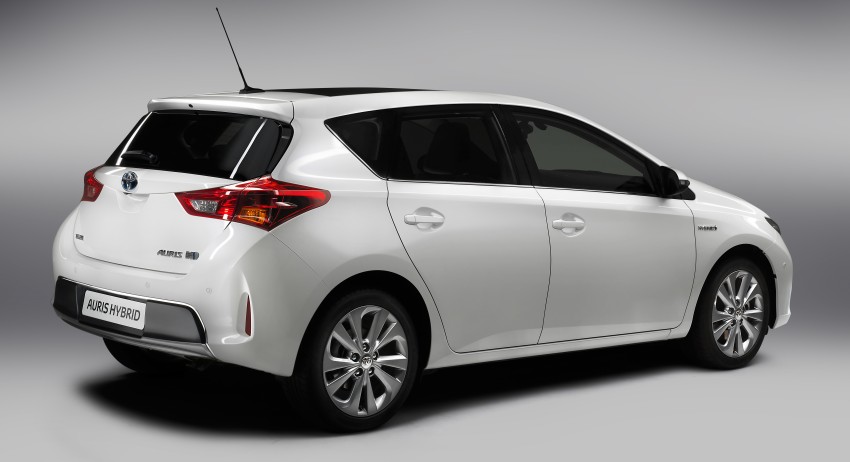 2013 Toyota Auris C-segment hatchback unveiled! 126121