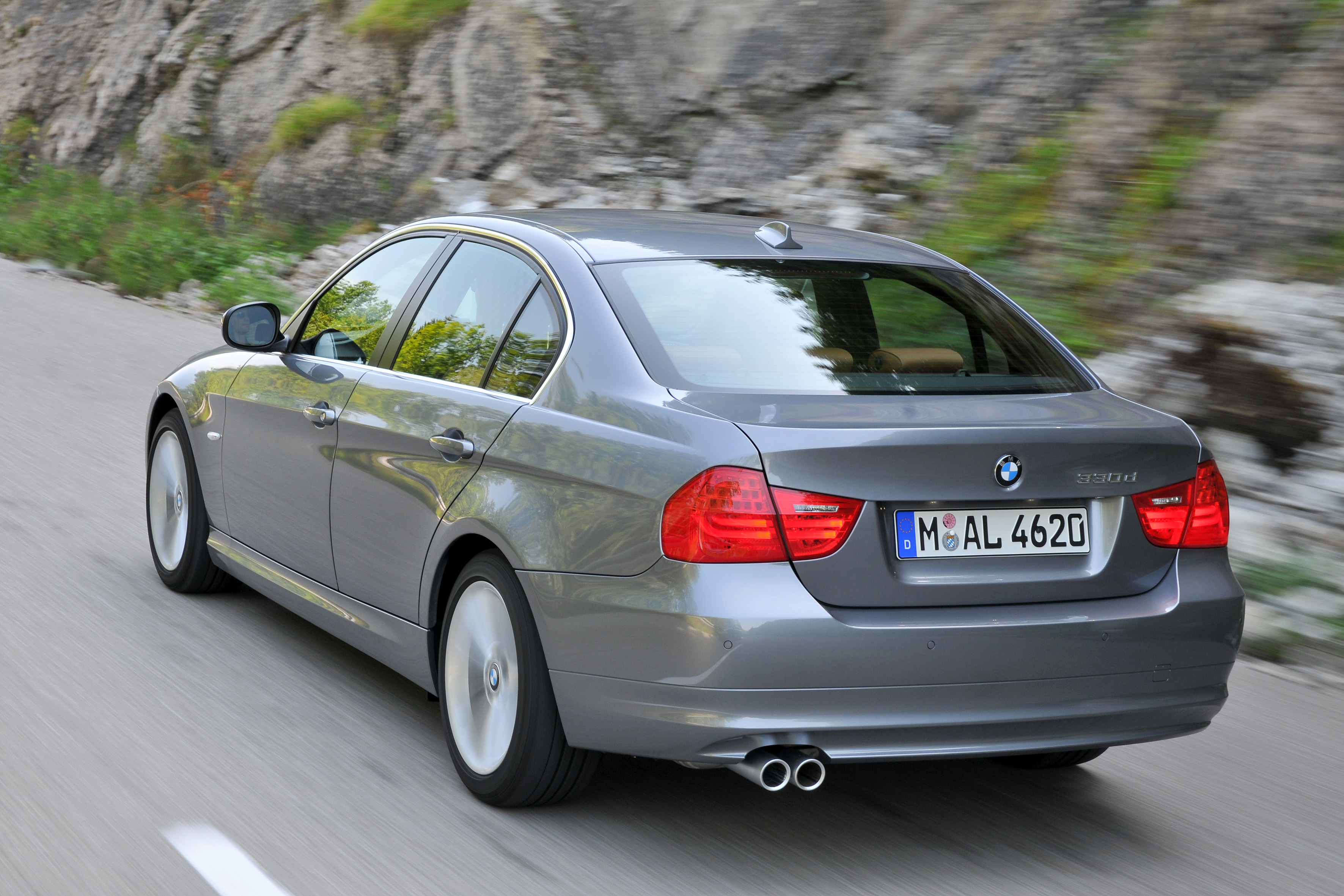 Бмв е90 320i. BMW 3 e90. BMW 3 (e90/e91). БМВ 3 е90 Рестайлинг. BMW e90 Рестайлинг.