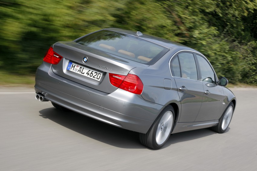 2009 BMW 335i and 330d LCI Review 273586