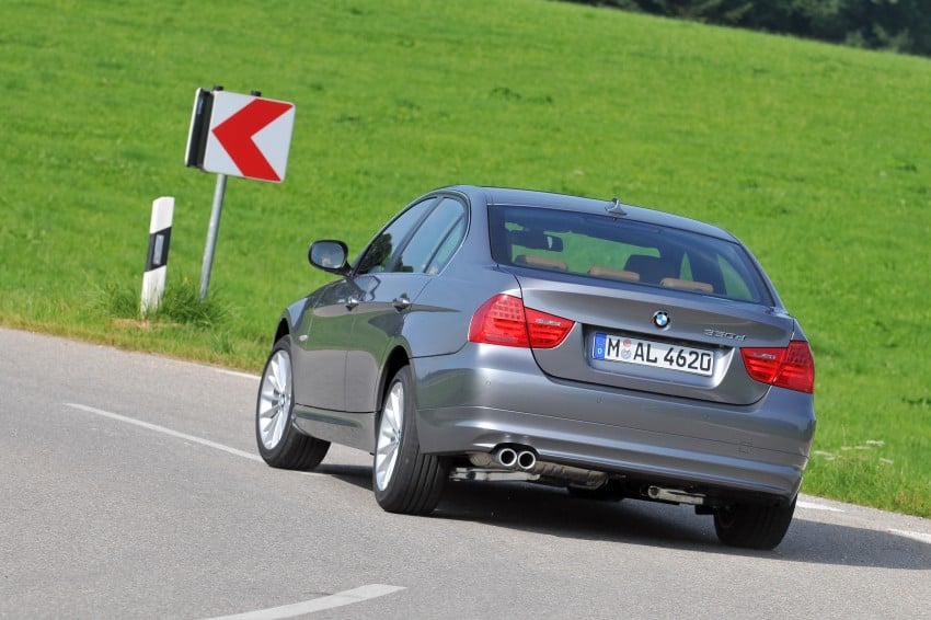 2009 BMW 335i and 330d LCI Review 273571