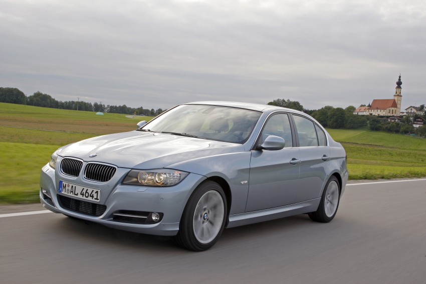 2009 BMW 335i and 330d LCI Review 273676