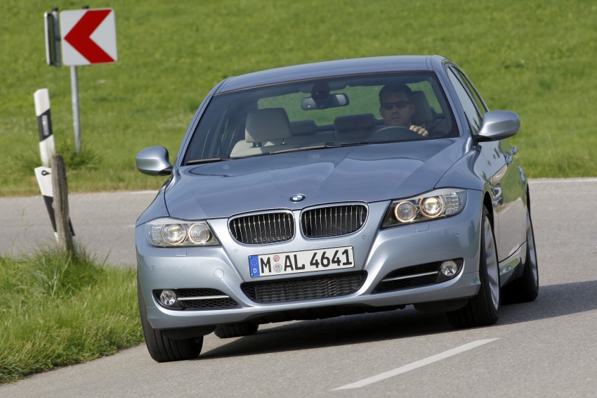 2009 BMW 335i and 330d LCI Review 273653
