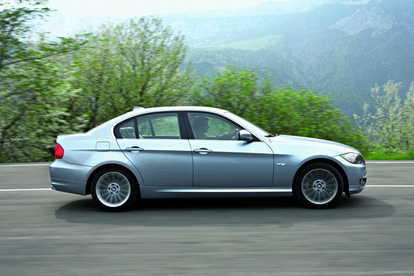 2009 BMW 335i and 330d LCI Review 273715