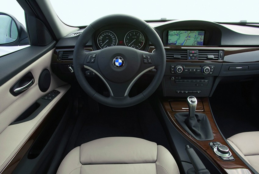 2009 BMW 335i and 330d LCI Review 273696