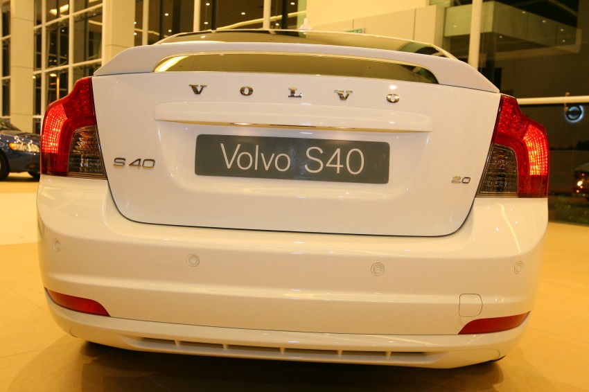 Malaysian Volvo S40 updated with 2.0 liter engine and Powershift twin clutch transmission! 156599