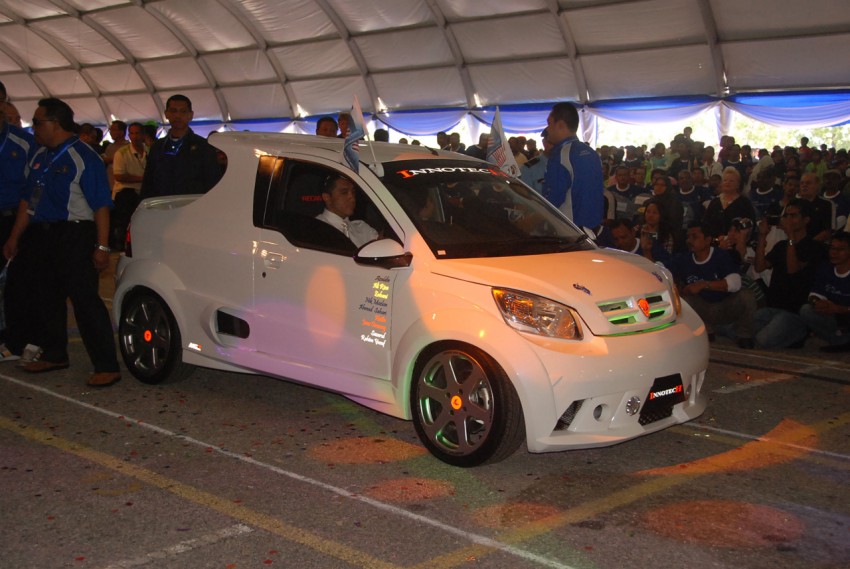 Proton employees show off “creative concepts” at its 2010 Family Day celebration 278346