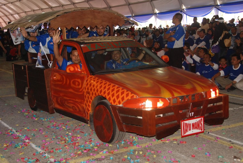Proton employees show off “creative concepts” at its 2010 Family Day celebration 278324