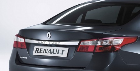 Renault Latitude unveiled – based on Samsung SM5